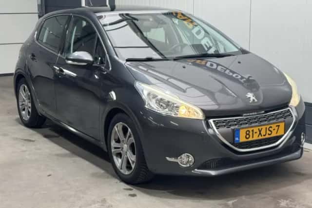 Peugeot 208 (2012) thumbnail 3