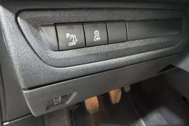 Peugeot 208 (2012) thumbnail 22