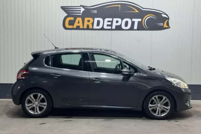 Peugeot 208 (2012) thumbnail 4