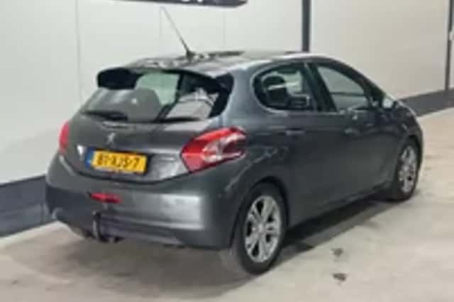 Peugeot 208 (2012) thumbnail 33