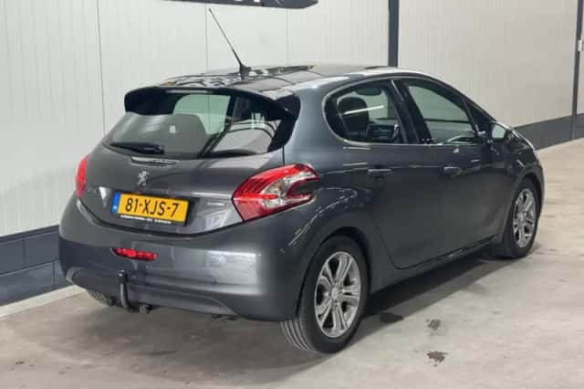 Peugeot 208 (2012) thumbnail 5