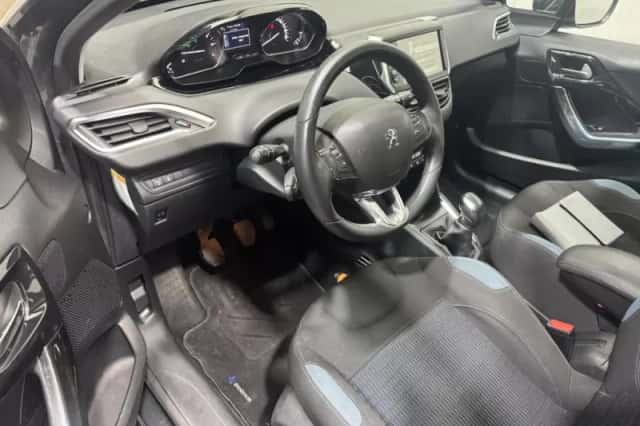 Peugeot 208 (2012) thumbnail 10