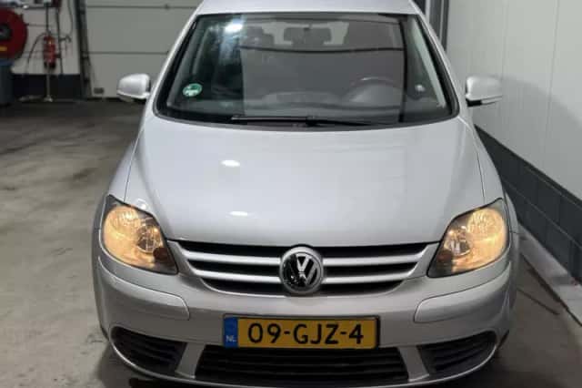 Volkswagen Golf (2008) thumbnail 2