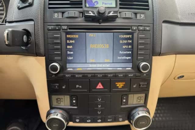 Volkswagen Touareg (2006) thumbnail 17