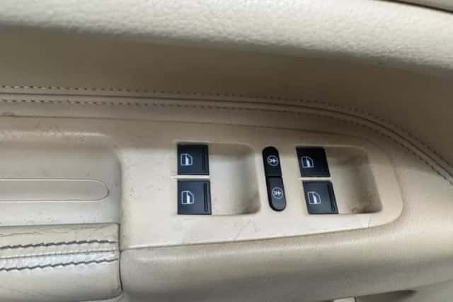 Volkswagen Touareg (2006) thumbnail 23