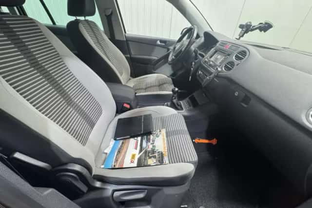 Volkswagen Tiguan (2011) thumbnail 26