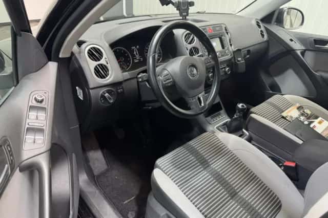 Volkswagen Tiguan (2011) thumbnail 9