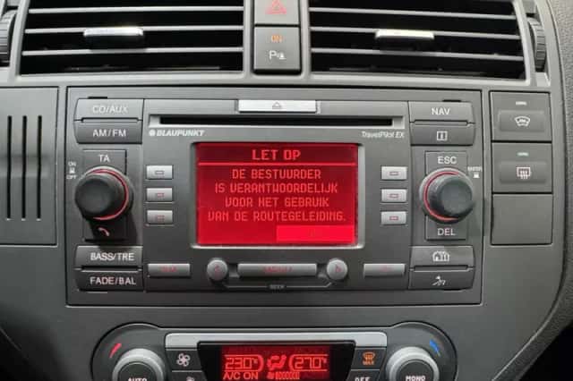 Ford C-Max (2007) thumbnail 17