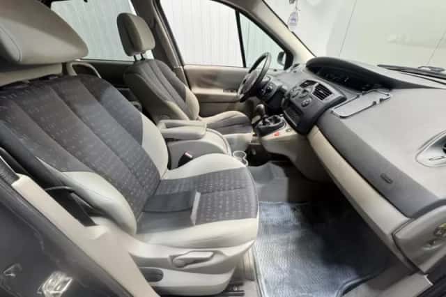 Renault Grand Scénic 2.0-16V Business Line 7p. (2006) thumbnail 9