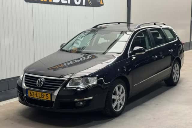 Volkswagen Passat (2010) thumbnail 1
