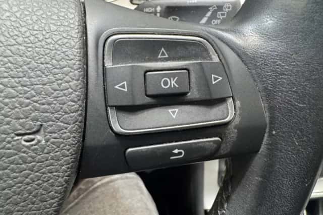 Volkswagen Passat (2010) thumbnail 15