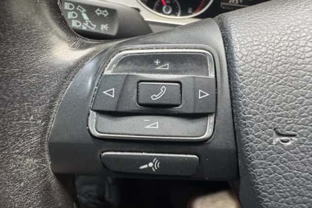 Volkswagen Passat (2010) thumbnail 16