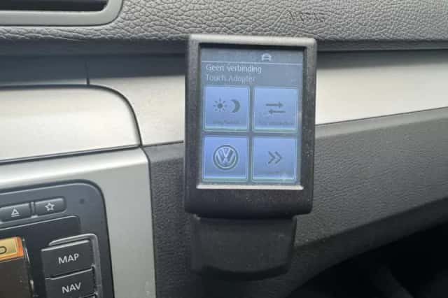 Volkswagen Passat (2010) thumbnail 19