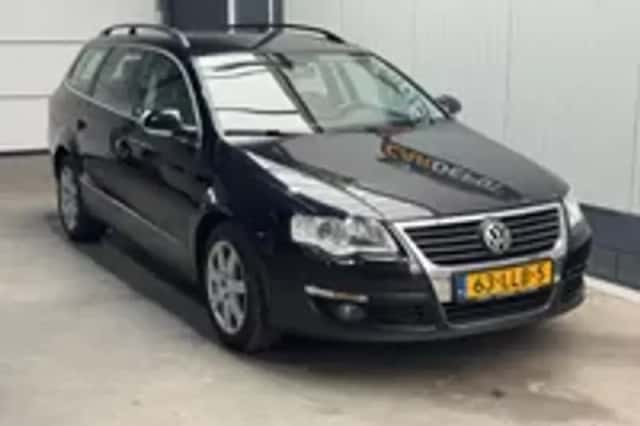 Volkswagen Passat (2010) thumbnail 33