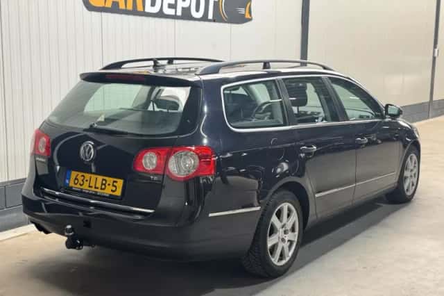 Volkswagen Passat (2010) thumbnail 5