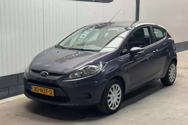 Ford Fiesta (2011) thumbnail 1