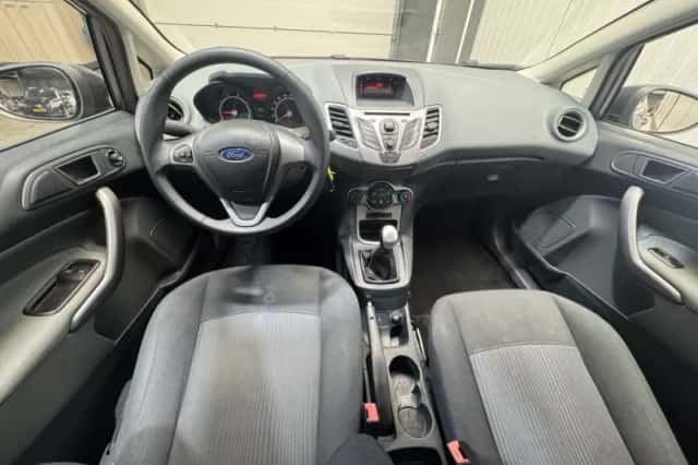 Ford Fiesta (2011) thumbnail 11