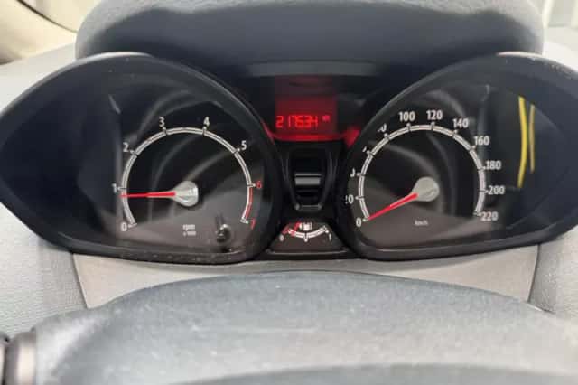 Ford Fiesta (2011) thumbnail 15