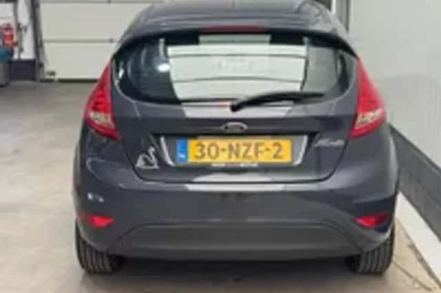 Ford Fiesta (2011) thumbnail 33