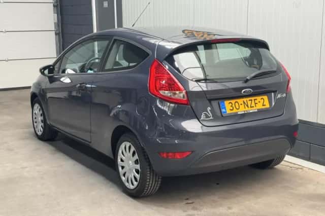 Ford Fiesta (2011) thumbnail 7