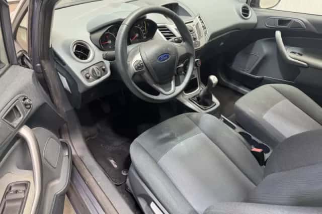 Ford Fiesta (2011) thumbnail 10