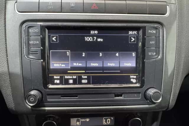 Volkswagen Polo (2009) thumbnail 15