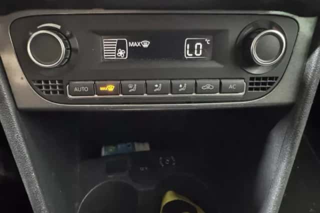 Volkswagen Polo (2009) thumbnail 16
