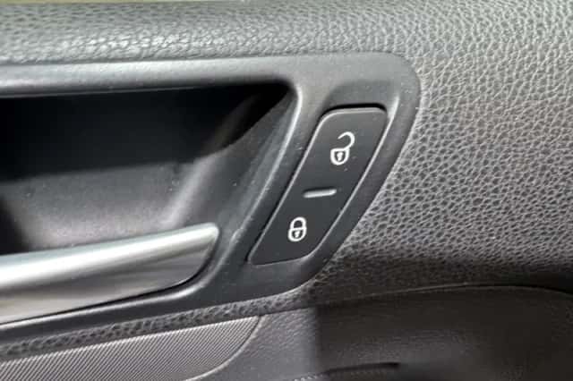 Volkswagen Golf (2007) thumbnail 21