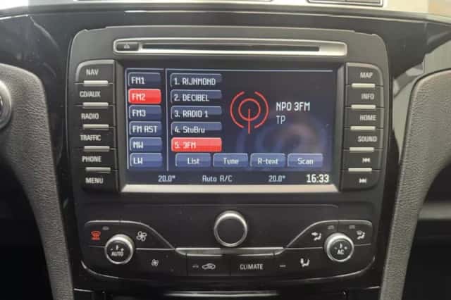 Ford S-Max (2012) thumbnail 15