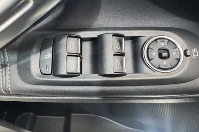 Ford S-Max (2012) thumbnail 23