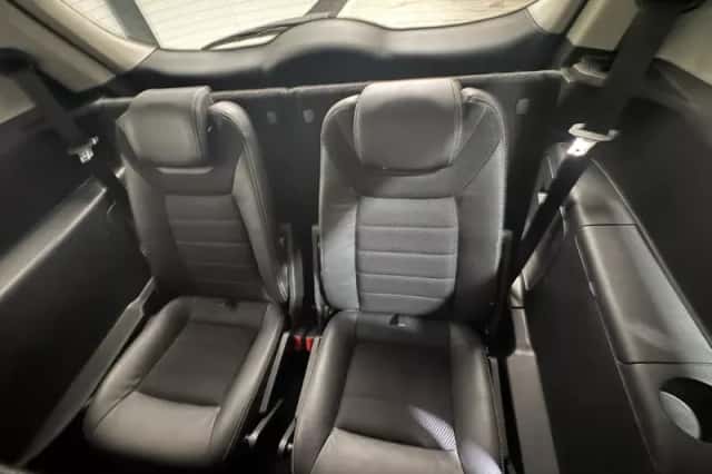 Ford S-Max (2012) thumbnail 25