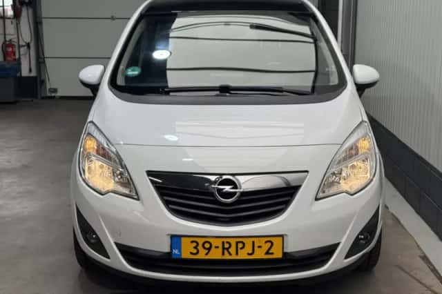 Opel Meriva (2011) thumbnail 2