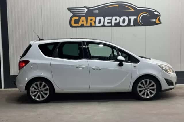 Opel Meriva (2011) thumbnail 4