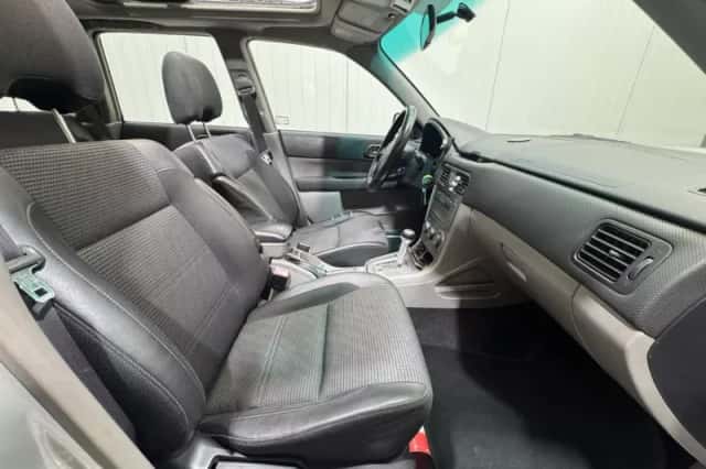 Subaru Forester (2004) thumbnail 12