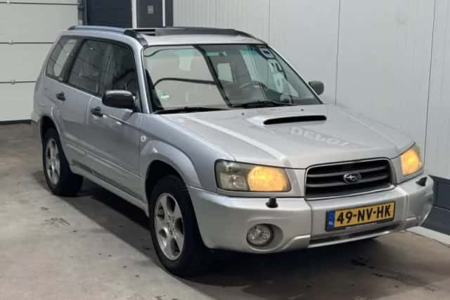 Subaru Forester (2004) thumbnail 3