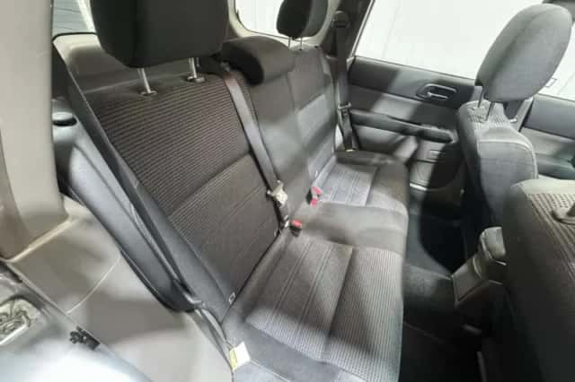 Subaru Forester (2004) thumbnail 25