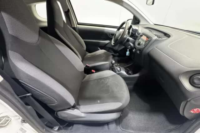 Peugeot 108 (2016) thumbnail 11