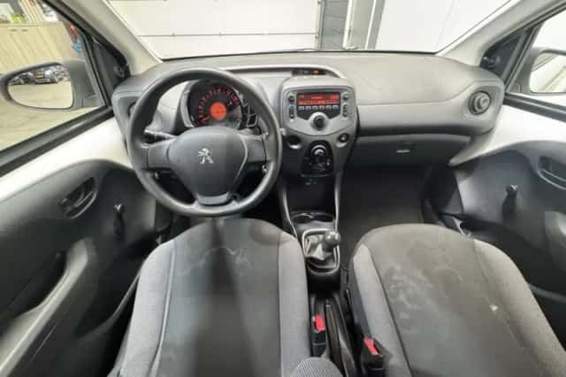 Peugeot 108 (2016) thumbnail 9