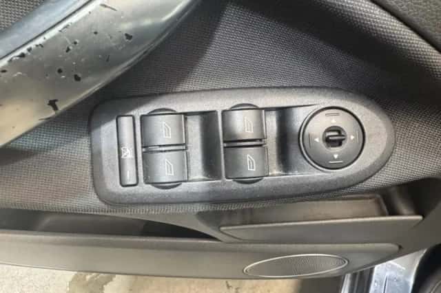 Ford Focus (2007) thumbnail 23
