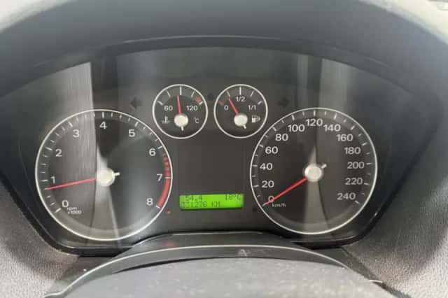 Ford Focus (2005) thumbnail 12
