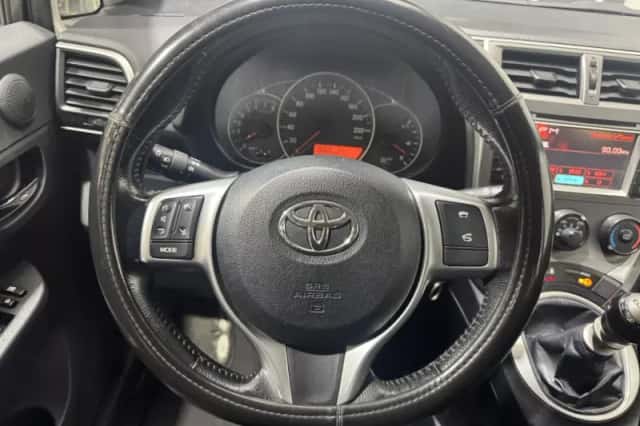 Toyota Verso-S (2012) thumbnail 14