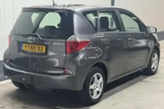 Toyota Verso-S (2012) thumbnail 29