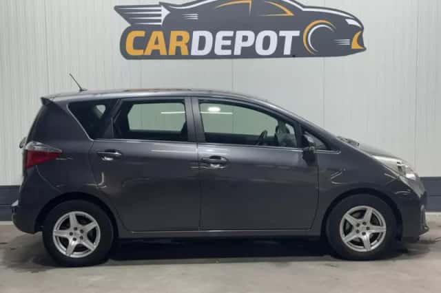 Toyota Verso-S (2012) thumbnail 4
