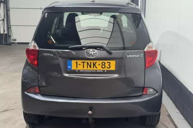 Toyota Verso-S (2012) thumbnail 6