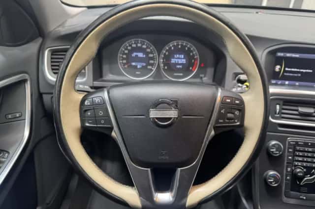 Volvo V60 (2011) thumbnail 14