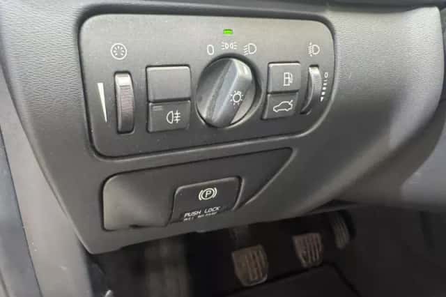 Volvo V60 (2011) thumbnail 20