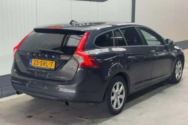 Volvo V60 (2011) thumbnail 5