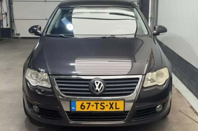 Volkswagen Passat (2007) thumbnail 3