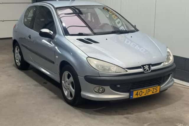 Peugeot 206 (2002) thumbnail 3