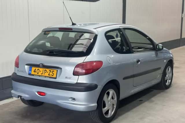 Peugeot 206 (2002) thumbnail 5